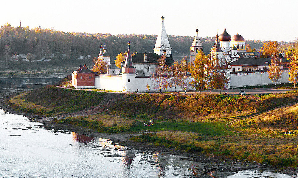 Старицкий монастырь фото